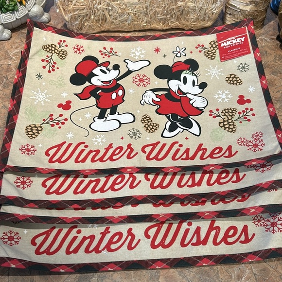 Disney Winter Wishes set of four Mickey and Minnie Mouse placemat. - Picture 2 of 11